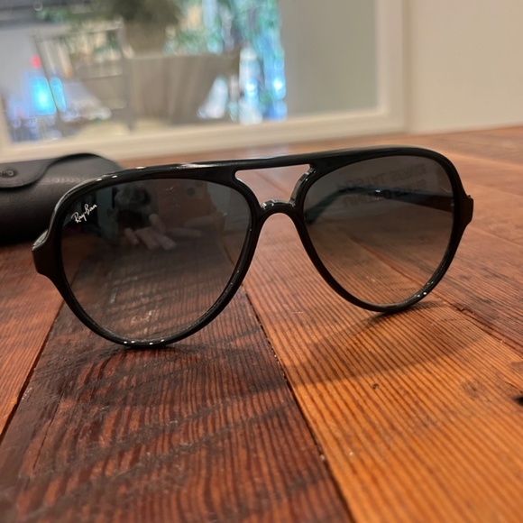 Ray-Ban CATS 5000 Classics Black Grey Gradient Lenses Unisex - Picture 2 of 5